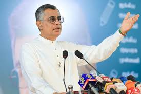 දළදා ප්‍රදර්ශනයත් කැලණියේ නයි සෙල්ලම වගේ කරගෙන!