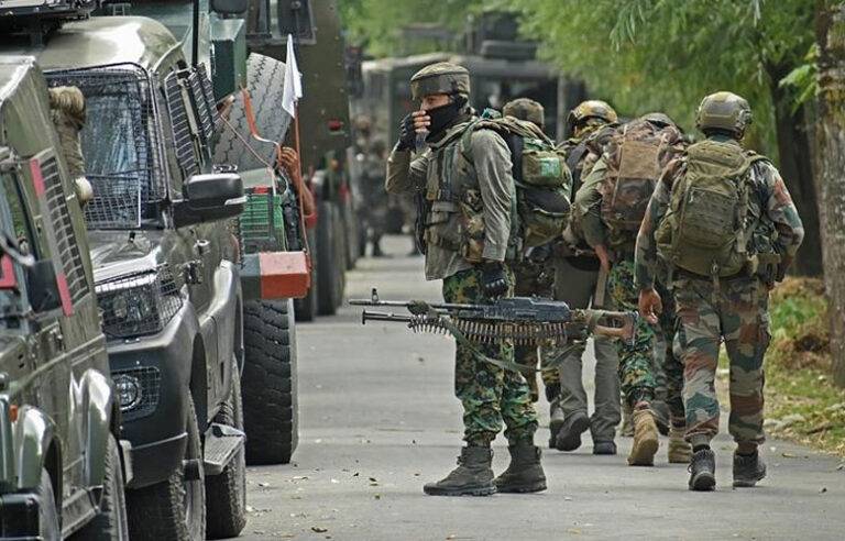 පාකිස්ථානය හා ඉන්දියාව අතර කලාපිය ගැටුමක් වර්ධනය වන ලකුණු; වෙඩි හුවමාරුව අඛණ්ඩවම