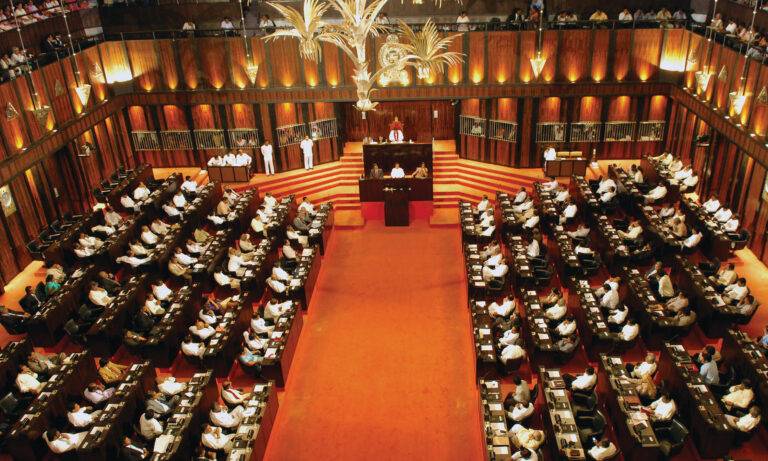 මන්ත්‍රීවරුන්ගේ ආරක්ෂක ඉල්ලීම් ජාතික ආරක්ෂක කවුන්සිලයට!