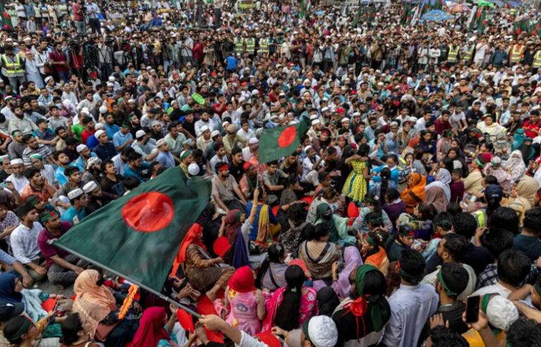බංග්ලාදේශයේ හිටපු අගමැතිනි හසීනාගේ පක්ෂය තහනම් කරයි
