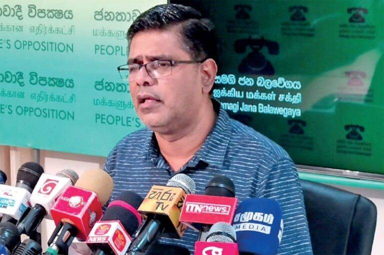 අනුර දැන් තනිවෙලා.වල් අලි එළවන්න සීපද කියන තැනට වැටිලා ඉවරයි – මුජිබර් (VIDEO)