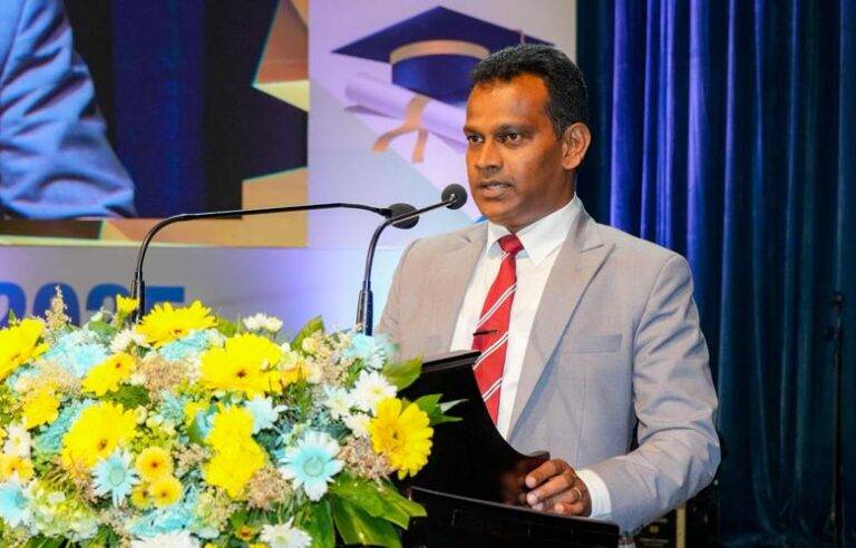 ජනාධිපති සහෝදරයා බදුල්ලේ රැස්වීමට ආවාම තෙල් ගහන්න සල්ලි දුන්නේ සමන්ත – නි. ඇමති රුවන්