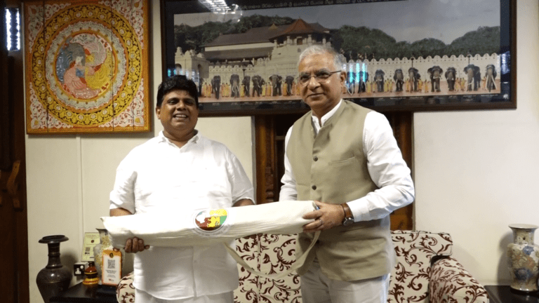 විදේශීය සංචාරයකයන්ගේ භාවනා වැඩසටහන් සඳහා ඉන්දියාවෙන් යෝගා මෙට්ට පරිත්‍යාගයක්!