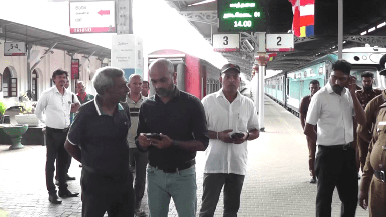 දුම්රිය වැඩ වර්ජනයත් එක්ක අකාර්යක්ෂම රජයේ නිලධාරීන්ට ආණ්ඩුවෙන් රතු එළි!