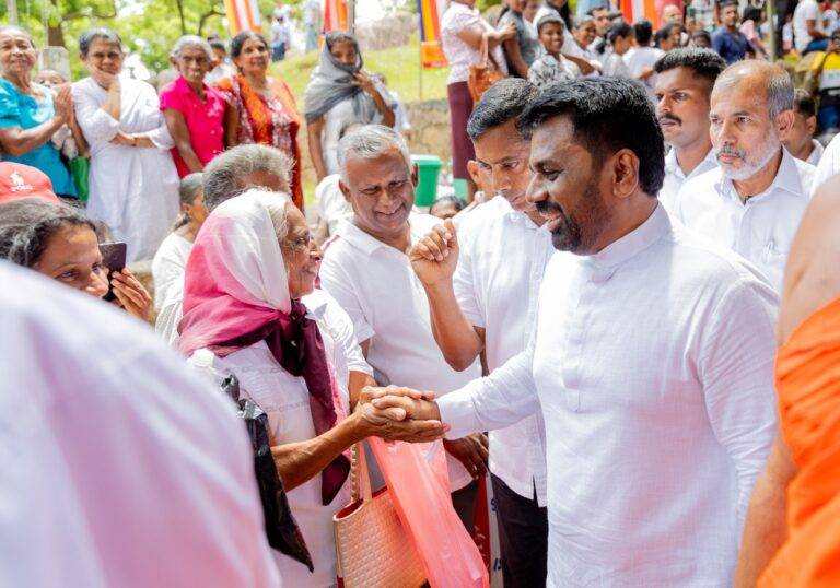 ශිෂ්ට සම්පන්න ජාතියක් වශයෙන් රාජ්‍ය ආයතන නැවත ගොඩනගනවා – ජනපති ජාතික පොසොන් උත්සවය අමතයි!
