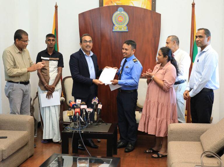 ‘සාගරිකා’ දුම්රිය අනතුර වැලකූ අයව ඇගයේ!