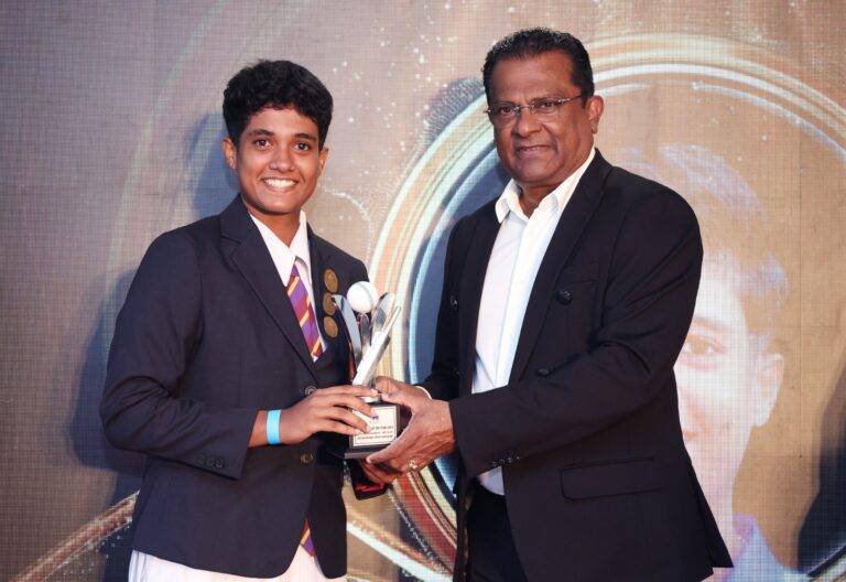 බස්නාහිර හෙට පායන ක්‍රිකට් තරු සම්මාන ලබති