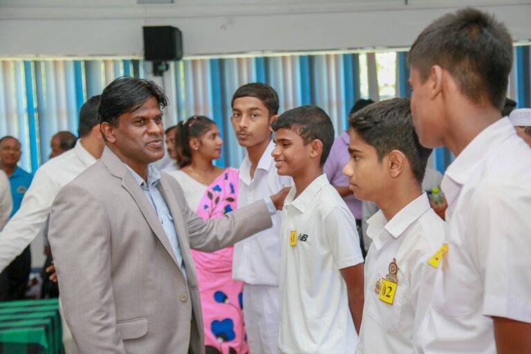 සියලු ක්‍රීඩක ක්‍රීඩිකාවන් ශ්‍රී ලාංකික ක්‍රීඩකයෙක් ක්‍රීඩිකාවක් ලෙස හඳුනා ගන්නා සහජීවනයත්, සංහිඳියාවත් ගොඩනැගිය යුතුයි – නියෝජ්‍ය අමාත්‍ය සුගත් තිලකරත්න