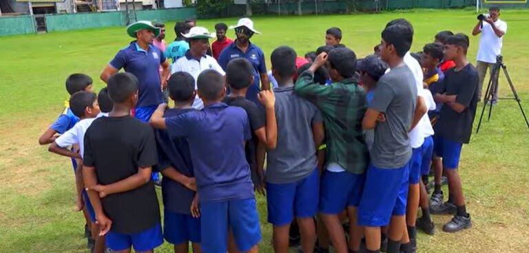 කැකිරිවත් නැති කොළඹටත් කිරි