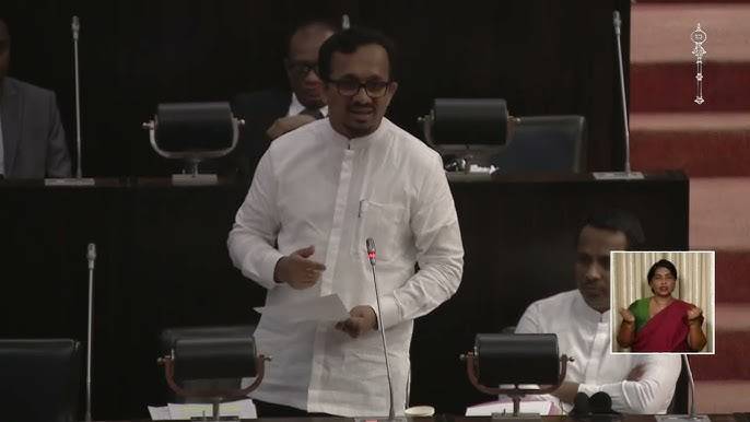 රුපියලකටවත් විකුණන්න බැහැ කියපු එයාර් ලංකා එකට අලුතෙන් ගුවන් යානයක් ගෙනාවා.දැන් මොකද කියන්නේ? (VIDEO)