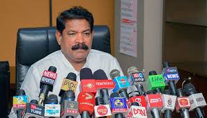 කොච්චර කයිවාරු ගැහුවත් වැඩක් නැහැ.සජිත් කියන්නේ පරාජයේ පියා – රාමලිංගම් චන්ද්‍රසේකරන් (VIDEO)