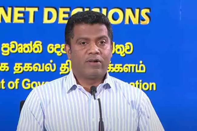චූදිතයින් කලබල වුණාට අපිට කරන්න දෙයක් නැහැ. ශානි වගේ නිලධාරීන්ව අපි රකිනවා!