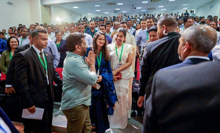 මාලදිවයින් ජාතික විශ්වවිද්‍යාලයේදී ශ්‍රී ලාංකික ප්‍රජාව හමුවූ ජනපති…