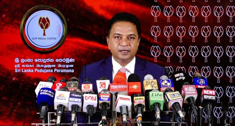 බලාගෙන ඉන්න අපේ රජයක් කාලේ අපි කරලා පෙන්වන්නම්!(VIDEO)