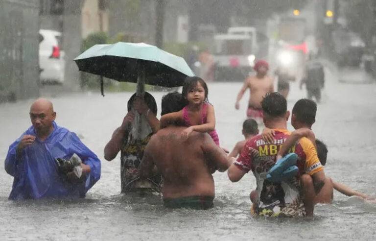 ටයිෆූන් වයිෆා සුළි කුණාටුව වියට්නාමයට ඇතුළු වේ