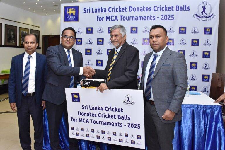 ශ්‍රී ලංකා ක්‍රිකට් වෙතින් වෙළද සේවා ක්‍රිකට් සංගමයට තිස් එක් ලක්ෂයක සුදු පන්දු