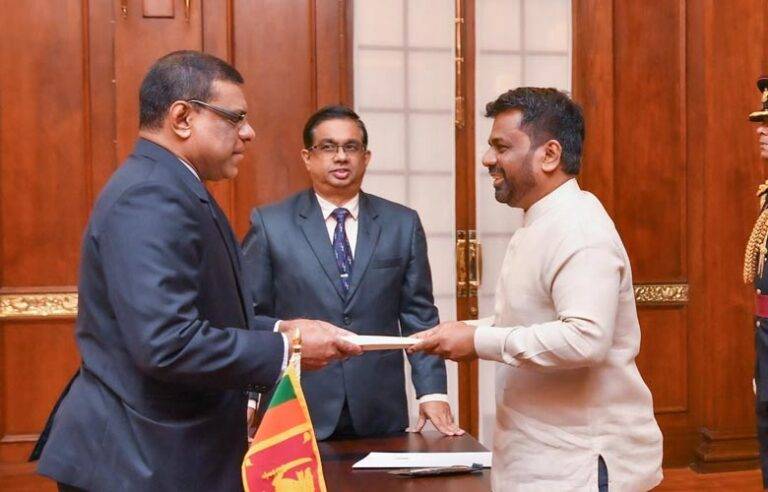 නව අගවිනිසුරු දිවුරුම් දෙයි !