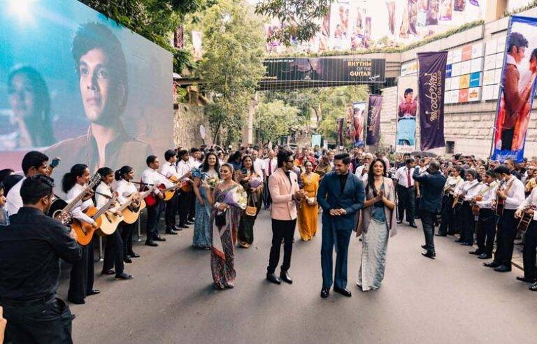 එහෙම තමයි ක්ලැරා ෆිල්ම් එක වගේ එකක් රිලීස් වෙන්න ඕන ….