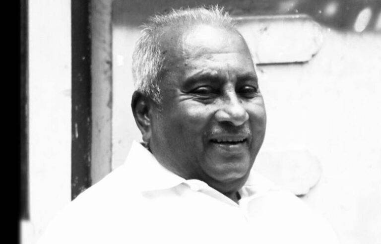 දේශපාලනය පුස්තකාලයක් නම් ගාමිණී ලොකුගේ කාවෙකි !