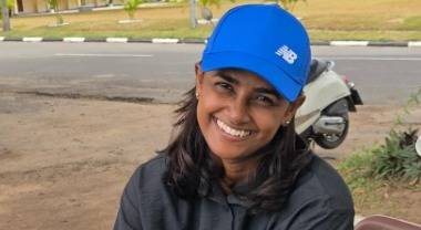 හර්ෂිතා පළමු පෙළ එක්දින තරගාවලියට දැවන්ත ඉණිමකින් වැඩ අල්ලයි