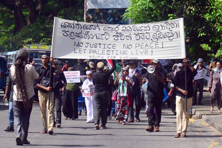 යුක්තියෙන් තොර සාමයක් නොමැත – පලස්තීනයේ නිදහස වෙනුවෙන් කොළඹදී පාගමනක්! (PHOTOS)
