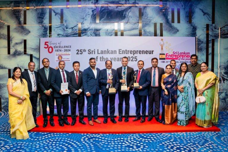 2025 වසරේ විශිෂ්ටතම දූරදර්ශී නායකයා ලෙස NSBM හරිත සරසවියේ නිර්මාතෘ උපකුලපති මහාචාර්ය ඊ. ඒ. වීරසිංහ මහතා සම්මානයට පාත්‍ර කෙරිණි.
