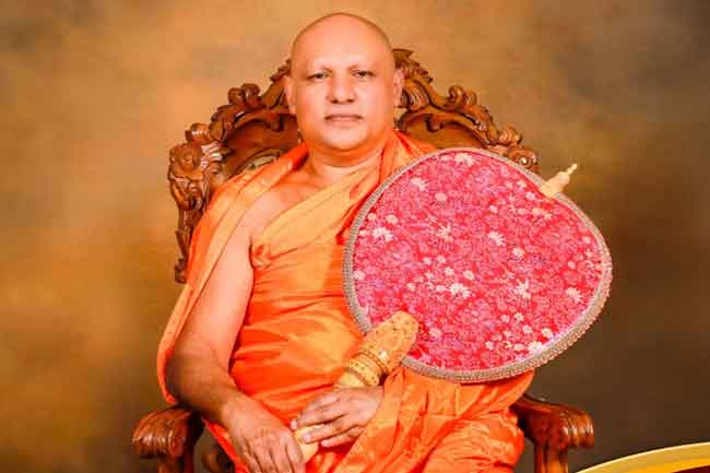 සියම් මහා නිකායේ අස්ගිරි පාර්ශ්වයේ අනුනායක ධුරය අස්ගිරි පාර්ශ්වයේ නියෝජ්‍ය ලේඛකාධිකාරී අතිපූජ්‍ය නාරම්පනාවේ ආනන්ද හිමිට!