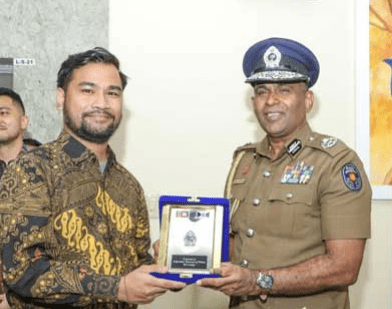 ඉන්දුනීසියාවේදී සංවිධානාත්මක අපරාධකරුවන් අත්අඩංගුවට ගැනීමේ මෙහෙයුමට සම්බන්ධ වූ ඉන්දුනීසියානු පොලිස් නිලධාරීන් ඇගයේ!