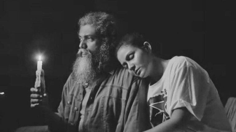 My Red Comrade: විපරීත සමාජයකට යතුරු සිදුරෙන් ගිය පැරනොයික චිත්‍රපටයක්