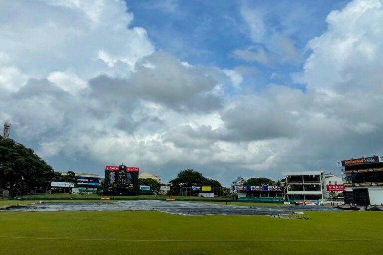 අවසානය වැස්සෙන් සේදුණු විස්සයි විස්සේ දස්කම්