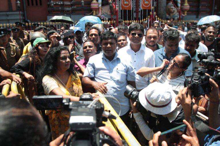 කොටුව මහේස්ත්‍රාත් අධිකරණ පරිශ්‍රයෙන් පිටත දැන් තත්ත්වය! (PHOTOS)
