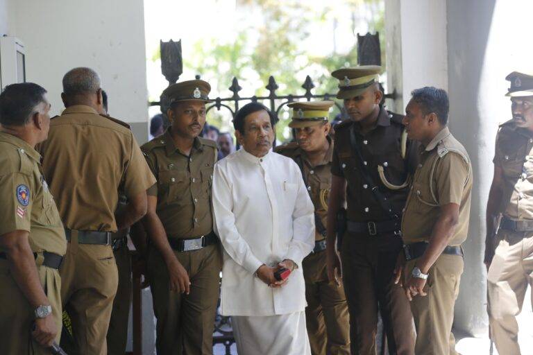 මහාධිකරණයෙන් රිමාන්ඩ් වූ හිටපු ඇමති රාජිත මහේස්ත්‍රාත් අධිකරණයට රැගෙන යයි!