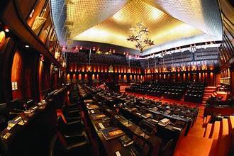 අගමැතිනිය ඇතුළු ඇමතිවරු 45ක් පාර්ලිමේන්තු ඉන්ධන දීමනාව එපා කියයි!