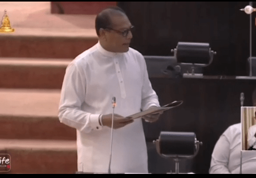 දයාසිරි පාර්ලිමේන්තුවේදී හෙළි කළ පාවෙන අවි ගබඩා කතන්දරේ…