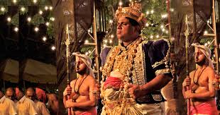 කපටි උපාසකයාගේ උත්සාහය වතුරේද? දළදා මාළිගාවේ දියවඩන නිලමේට එරෙහි කපටි උපාසකයාට වාරණ නියෝගයක්!