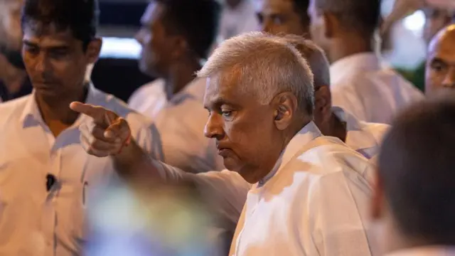 රනිල් වික්‍රමසිංහට ‘දැඩි විවේකයක් අවශ්‍ය යි’: උසාවි යන්න පුළුවන් ද? ඇප ලබා ගත හැකි ද?.