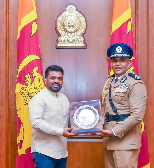 ජනපති හමු වූ අභිනව පොලිස්පති!