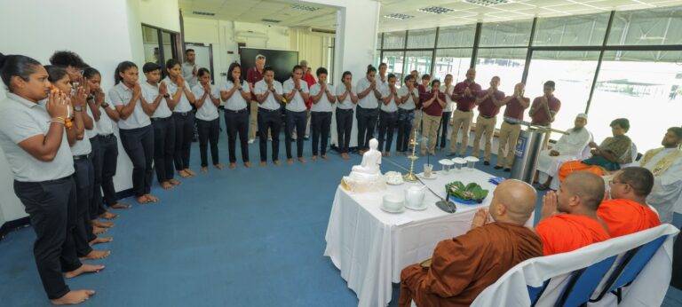 ආරම්භක තරගයට ශ්‍රී ලංකාව ඉන්දියාවට