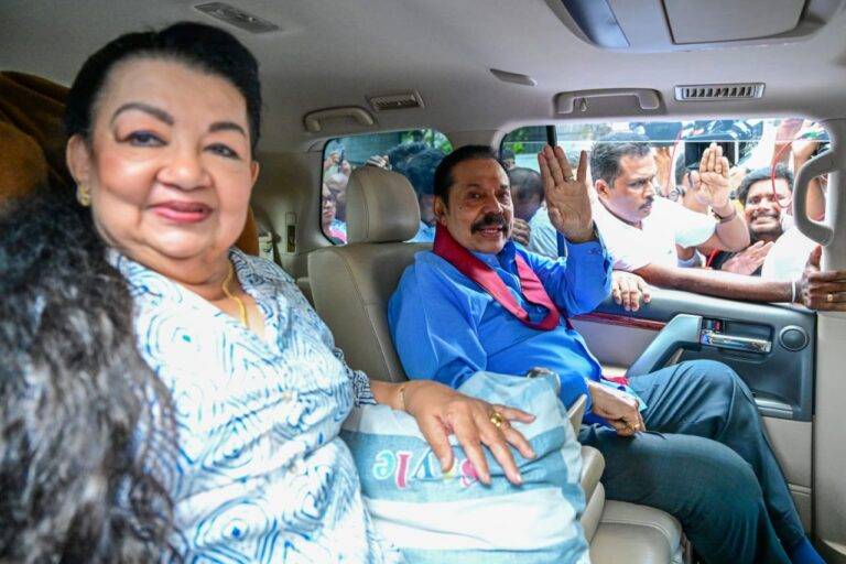 මහින්ද විජේරාමෙන් පිටවෙයි! (PHOTOS)