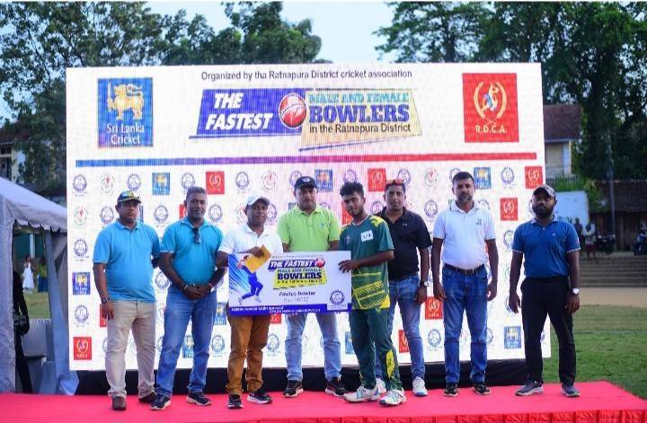 තමන් ඔප දමන තැනක් හමුවේය යන විශ්වාසයෙන් පසුවන මිණිපුර වේග මිණිකැට