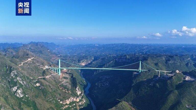 පැය දෙක මිනිත්තු දෙකට බැස්සූ ලොව උසම චීනයේ Huajiang පාලම ගමනාගමනය සඳහා විවෘත වෙයි!