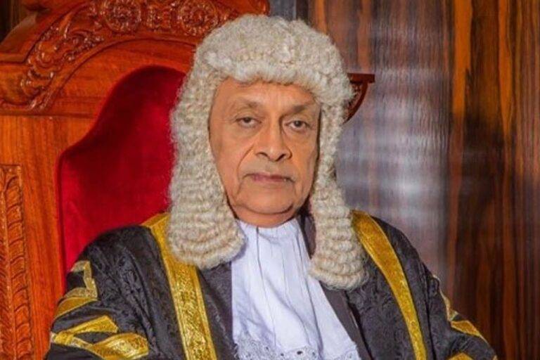 චිරං ජයතු, කරු…