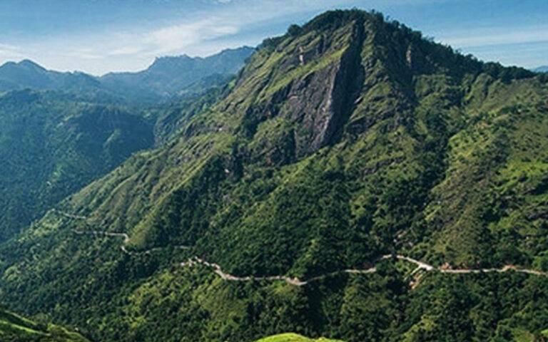 පිදුරුතලාගල රක්ෂිතයට අනවසරයෙන් ඇතුලු‍ වී කඳවුරු බැඳ සිටි තරුණ තරුණියන්ට සිදු වූ දේ..