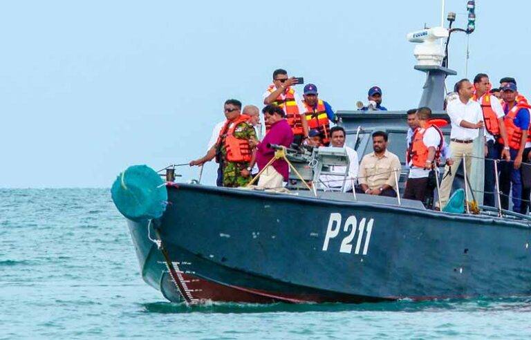 ජනපති අනුර කච්චතිව් දූපතේ නිරීක්ෂණ චාරිකාවක