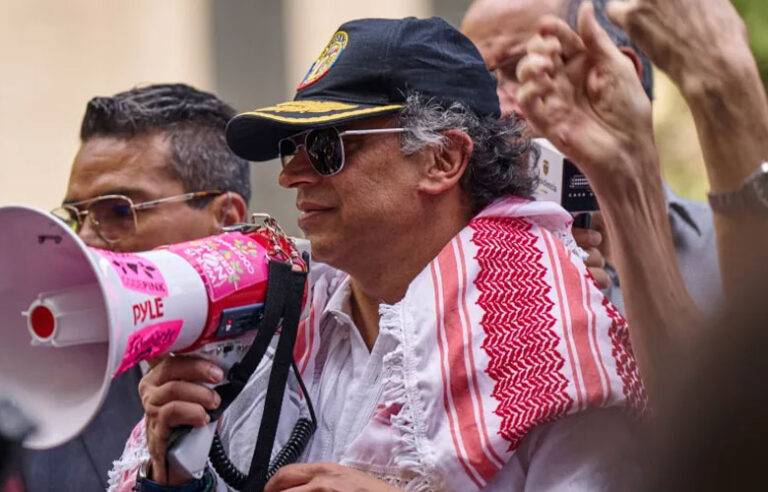 ඇමරිකා එක්සත් ජනපදය කොලොම්බියානු ජනාධිපති පෙට්‍රෝගේ වීසා බලපත්‍රය අවලංගු කිරීමට තීරණය කරයි