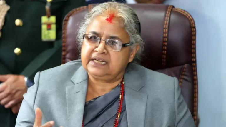 ගිනිගත් නේපාලය නිවීමේ වගකීම සුෂිලා කාර්කි වෙත පැවරෙයි. පළමු අදියරේ පාර්ලිමේන්තුවත් විසුරුවා හරියි!