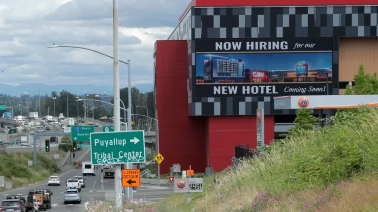 රැකියා විරහිතයින්ට ලබාදෙන ප්‍රතිලාභ අයදුම් කළ චීනයේ රාජ්‍ය සේවකයින් පිරිසක් අත්අඩංගුවට!