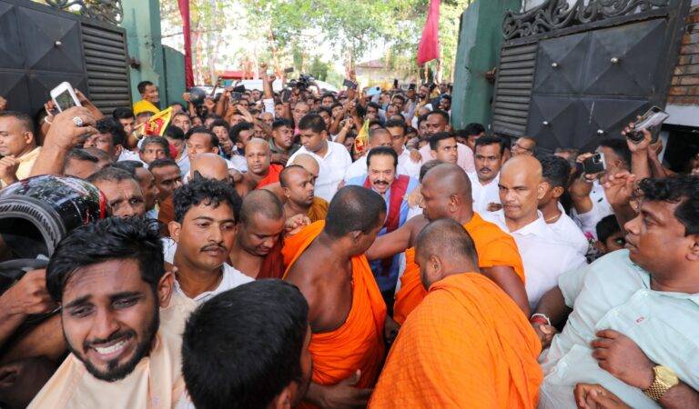 ජනාධිපති හිමිකම් ඉවත්කිරීම:මහින්දගේ වෙඩි නොවදින රථයත් යළි භාර දෙයි!