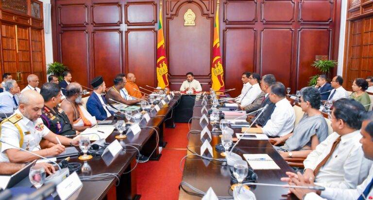 රටම එකට ජාතික මෙහෙයුම් සභාව ජනපති ප්‍රධානත්වයෙන් රැස් වේ!