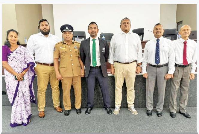 පවිත්‍රට පැවරී ඇත්තේ පවිත්‍ර කිරීමේ වගකීමකි.